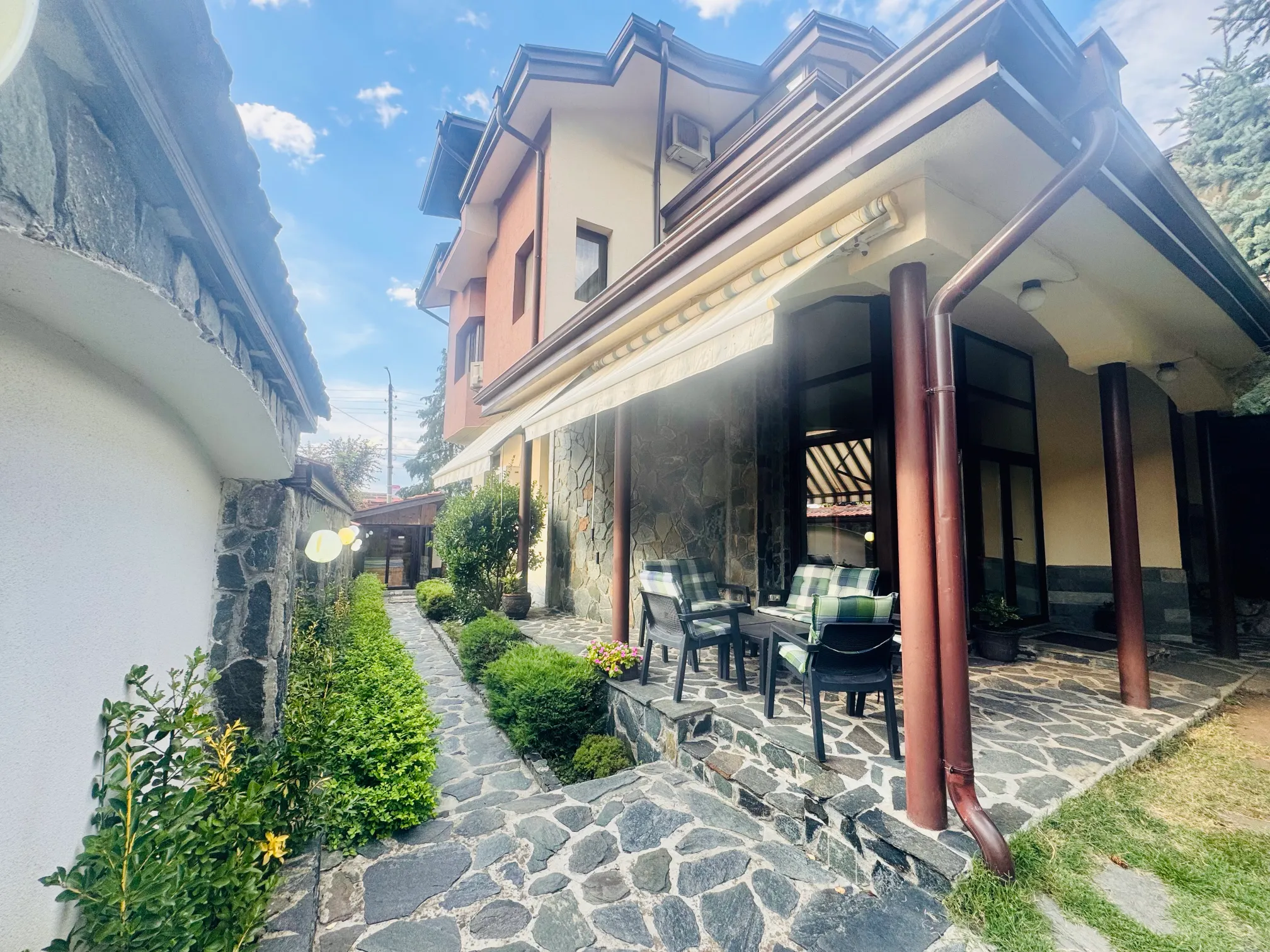 Къща за гости Мира